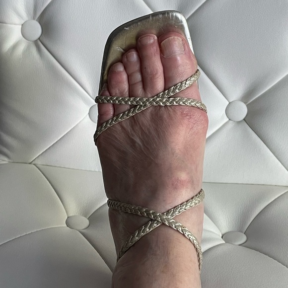 Bandolino Strap Sandals - Picture 5 of 8